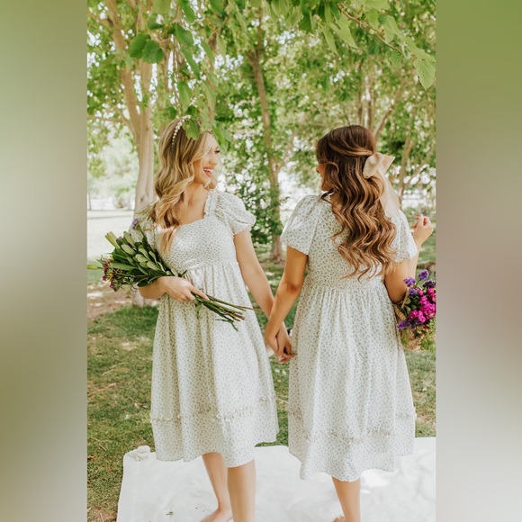 Pink Desert Dresses & Skirts - Pink desert white and blue ditsy floral dress